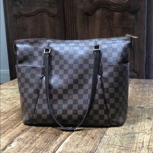 Authentic Louis Vuitton Totally MM NM Damier